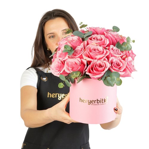 30'lu Pembe Güller ve Okaliptus, Kutuda