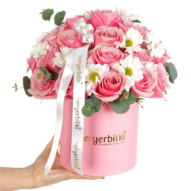Lovely (Roses and Daisies in a Pink Box)