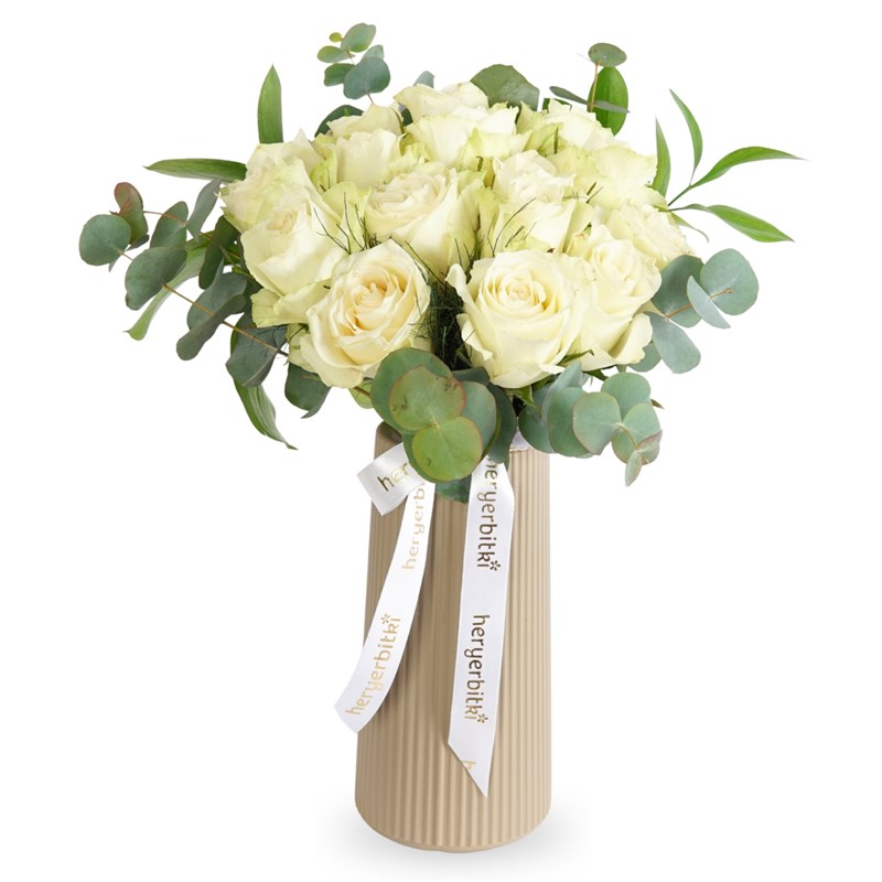 Beauty of White Roses (Arrangement of 15 White Roses)
