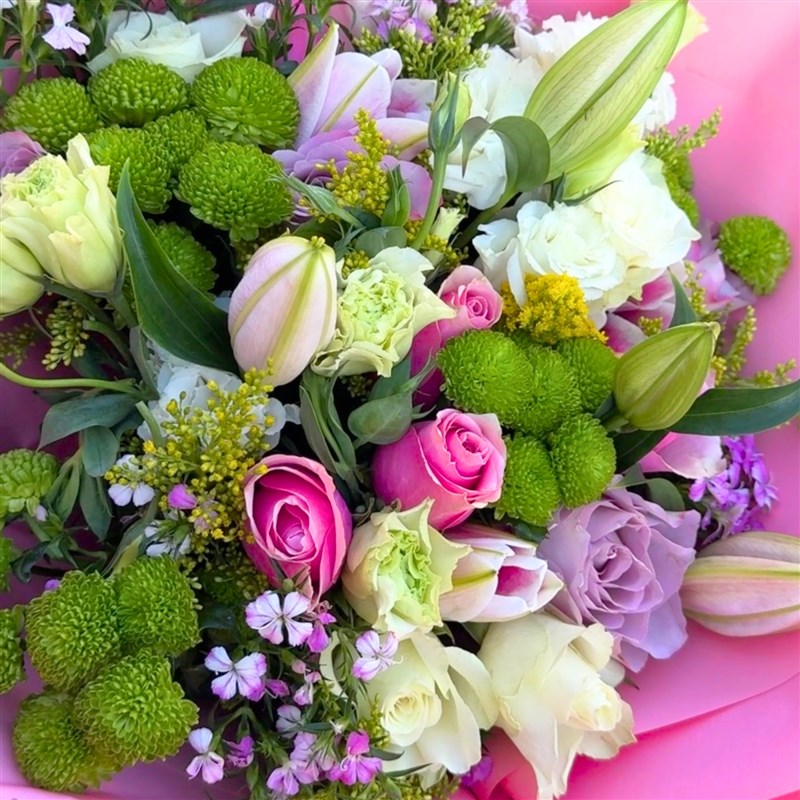 Spring Melody (Karışık Mevsim Çiçekleri Buketi)