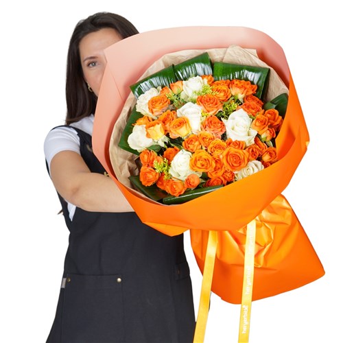 Premium Karışık Turuncu, Beyaz Güller Buketi