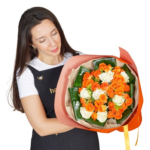 Premium Karışık Turuncu, Beyaz Güller Buketi