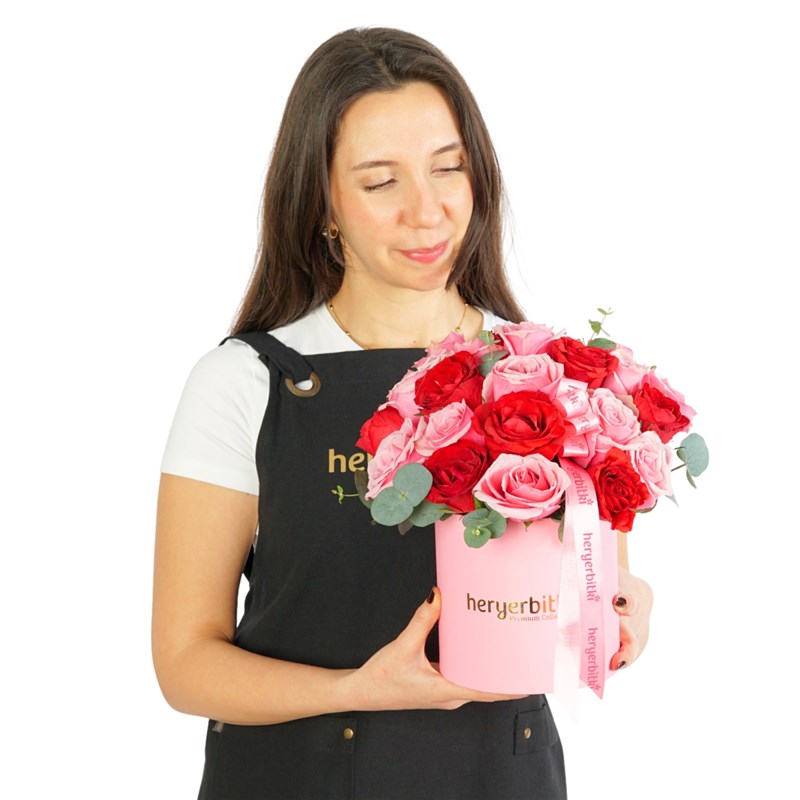 Premium Kutuda 30'lu Pembe ve Kırmızı Güller