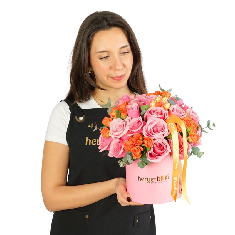 Premium Kutuda Pembe ve Turuncu Güller
