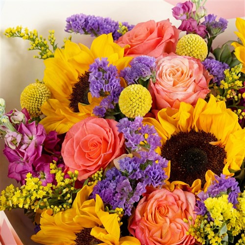 Hello Spring Bouquet (Renkli Mevsim Çiçekleri Buketi)