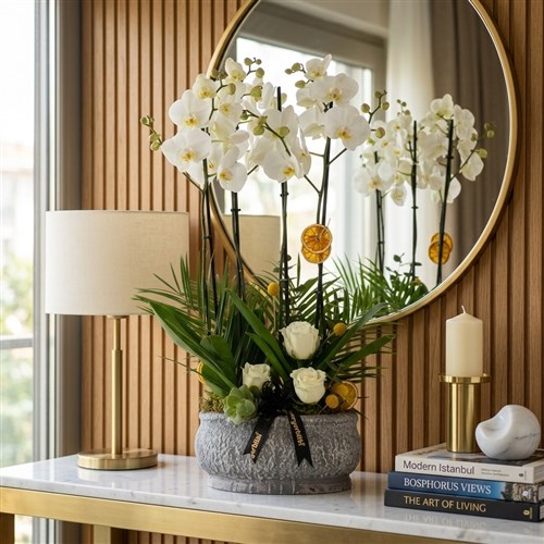 4 Dallı Beyaz Orkide ve Güller Aranjmanı (Premium White Orchid & Rose)