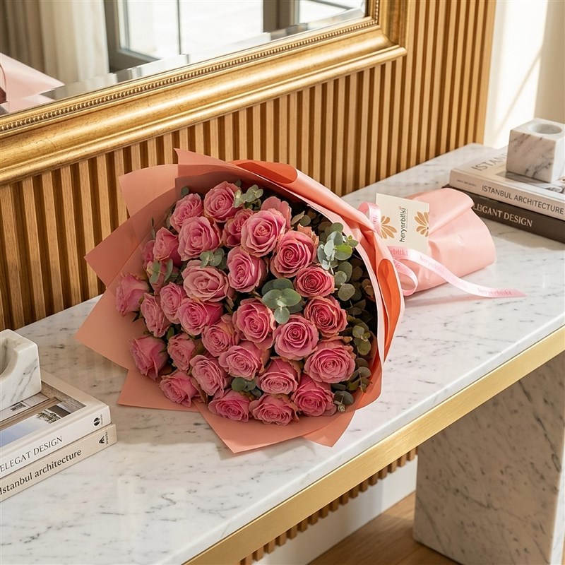 25'li Pembe Güller ve Okaliptus Buketi
