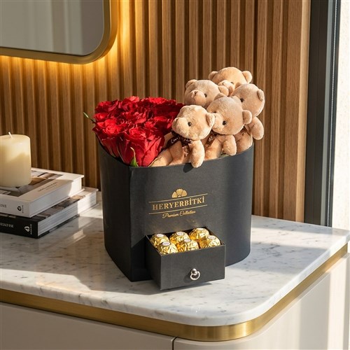 Premium Kalp Kutuda Kırmızı Güller, Ayıcık ve Çikolata