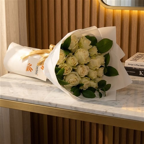 Premium 15'li Beyaz Güller Buketi