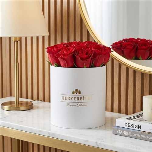 Premium Beyaz Kutuda Kırmızı Güller