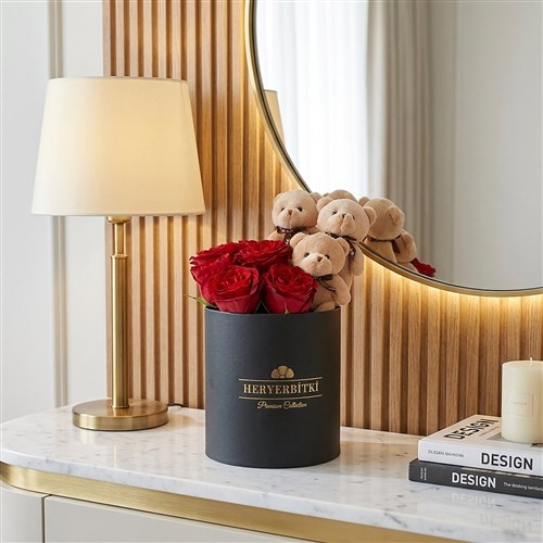 Premium Siyah Kutuda Kırmızı Güller ve Ayıcık