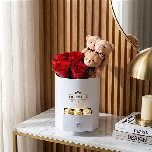 Premium Beyaz Kutuda Kırmızı Güller, Ayıcık ve Rocher