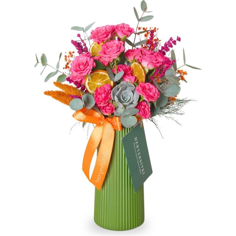 Floral Pink Bouquet (Pembe Güller Buketi)