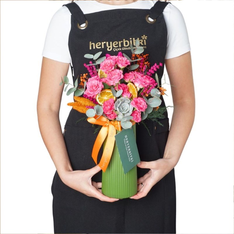 Floral Pink Bouquet (Pembe Güller Buketi)