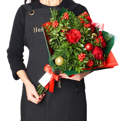 Festive Red Bloom (Kokina ve Güller Aranjmanı)