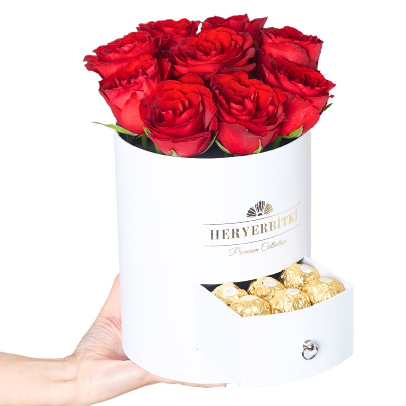 Premium Beyaz Kutuda Kırmızı Güller ve Rocher