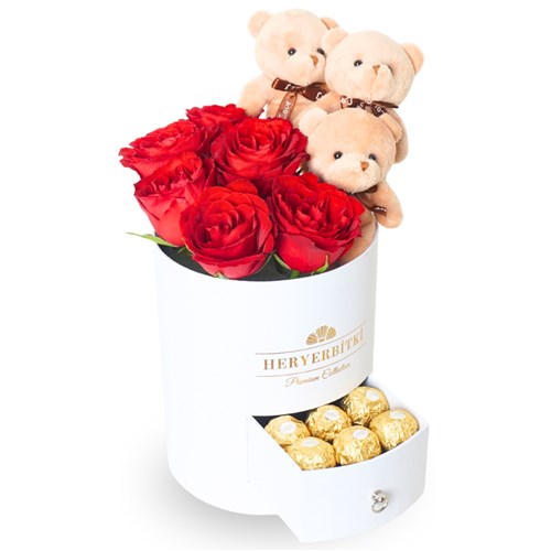 Premium Beyaz Kutuda Kırmızı Güller, Ayıcık ve Rocher