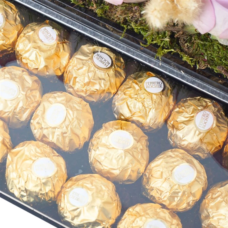 Ferrero Rocher Roz Special Gift Lilac Roses & Ferrero Rocher