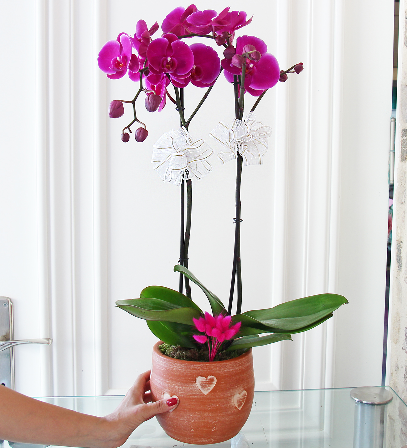 Kalp seramik seri de mor rengi 2 dallı orkide tasarımı