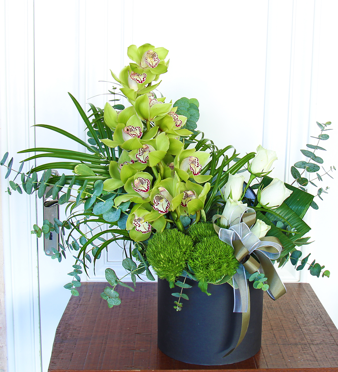 Matila yeşil sinbidyum orkide tasarım aranjman
