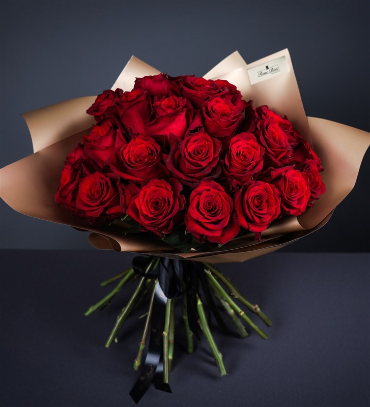 Rouge - 30 Red Rose Bouquet Valentine's Day Gift