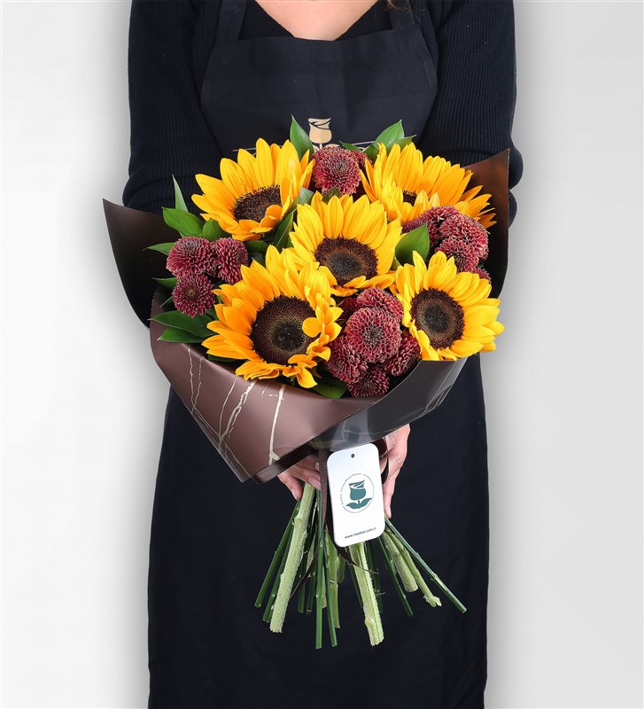 Sunflower and Brown Mowing Bouquet XL