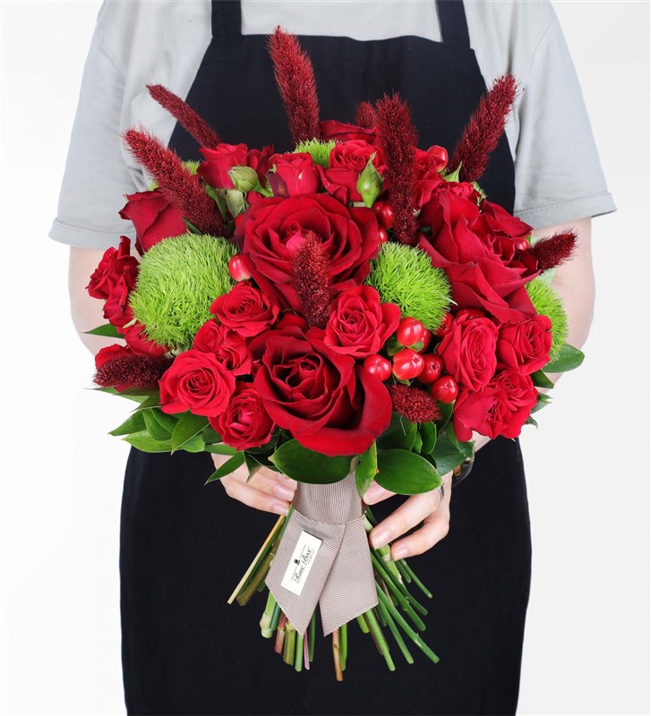 Red Velvet XL - Red Garden Rose and Ecuadorian Rose Bouquet