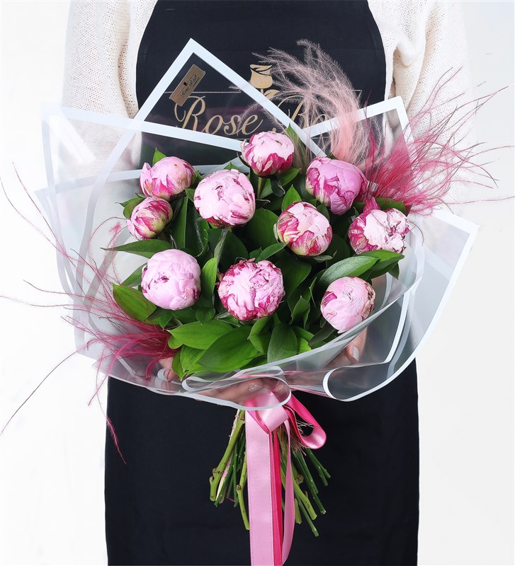 Feather Pampas and Peony Bouquet in Transparent Packaging