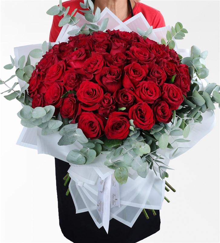 100 Red Roses and Eucalyptus Bouquet for Engagement/Wedding/Proposal