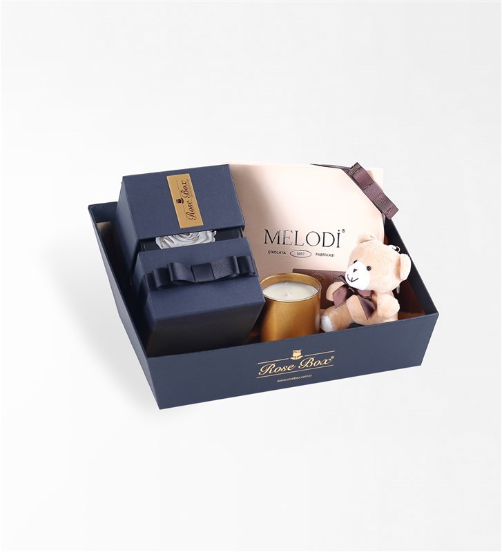 White Love Gift Set: 2 White Everlasting Roses