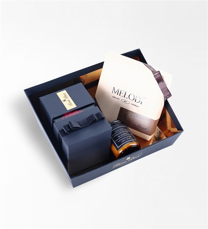 Vanilla Gift Set with 2 Everlasting Red Roses