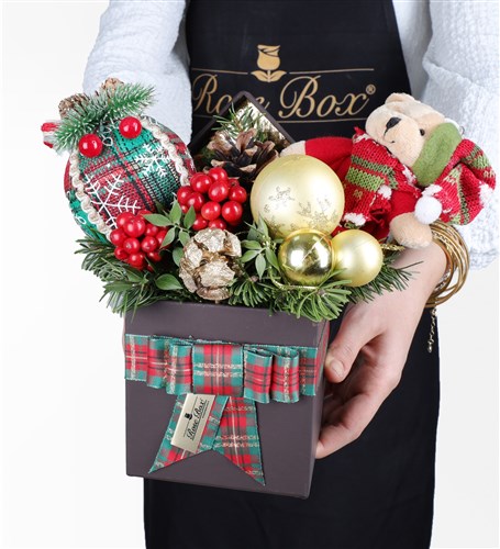 Kokina, Ekoseli Süsler Ve Noel Baba Ayıcıklı Yılbaşı Aranjmanı - 2