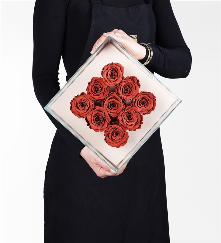 9 Caramel Everlasting Roses in a Beige Box