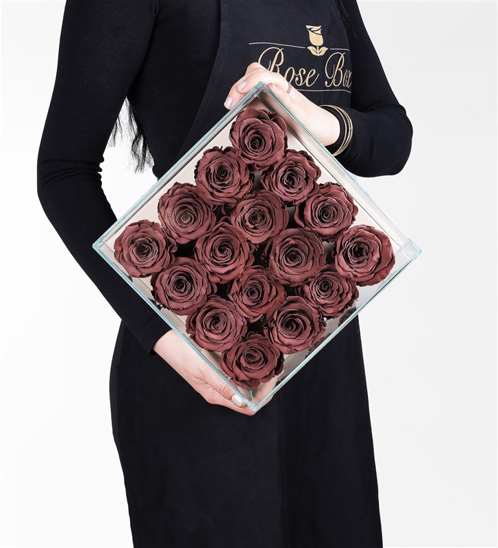 16 Brown Everlasting Roses in a Beige Box