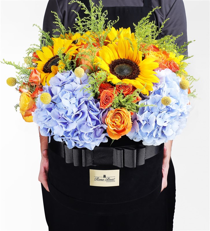 Carnaval - Panoramic Sunflower and Hydrangea Arrangement