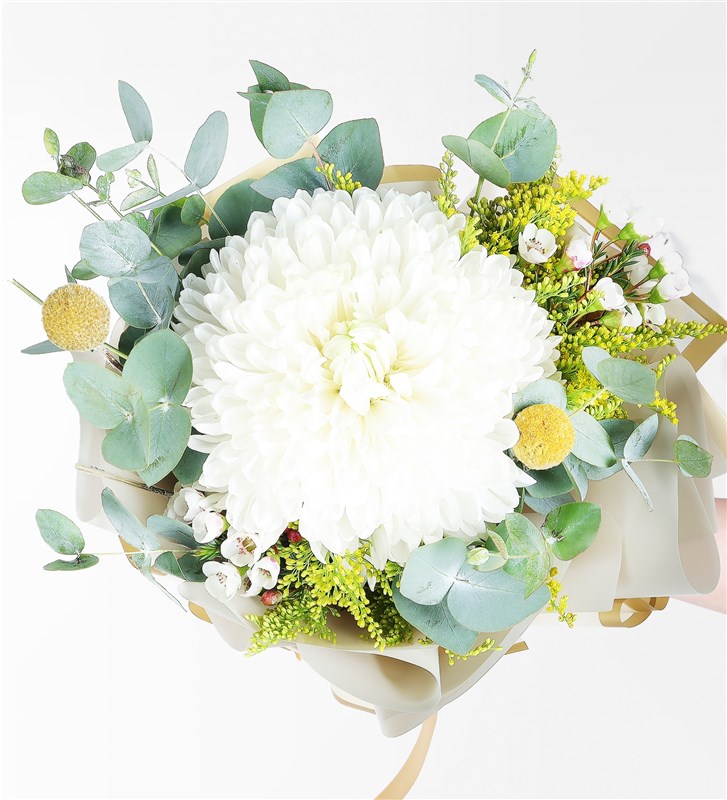 1 White Jumbo Anastasia Bouquet