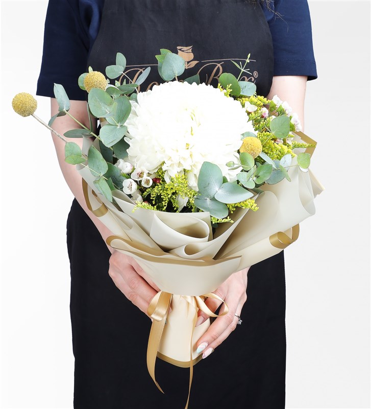 1 White Jumbo Anastasia Bouquet