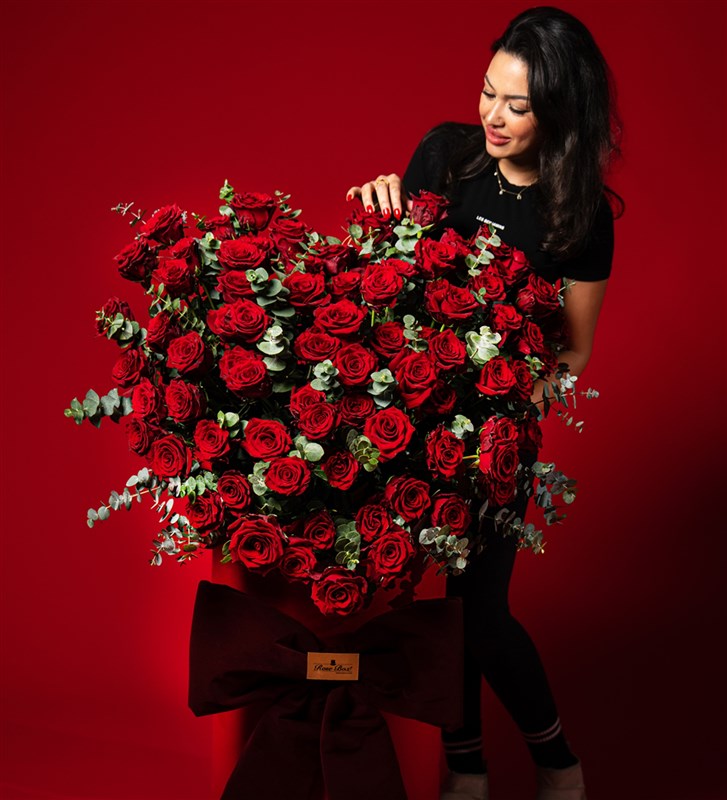 Premium Giant Box with 1.5 Meter Heart-Shaped Rose Arrangement
