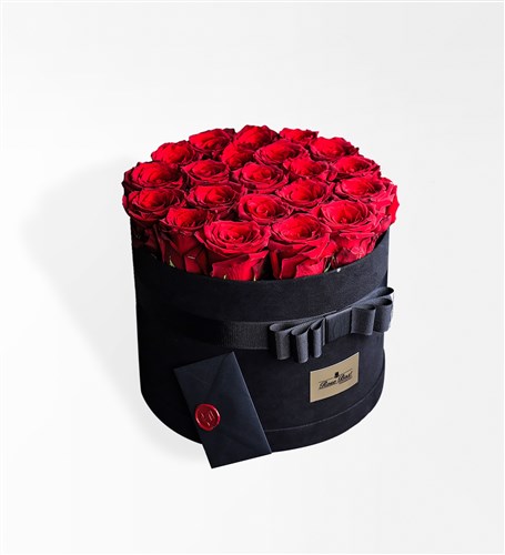 Legend Red Moyenne - Red Roses in a Medium Velvet Box