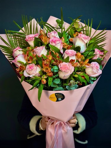 Roses | Sarı Frezya - İstanbul Online Lüks Çiçek Siparişi