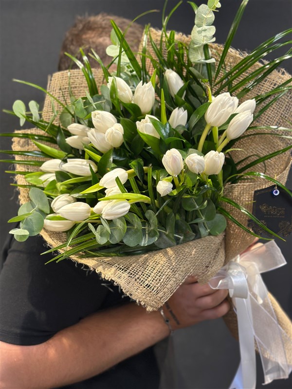White Tulips Beyaz Lale