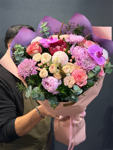 Rosé Élixir – Premium Pembe & Lila Çiçek Buketi