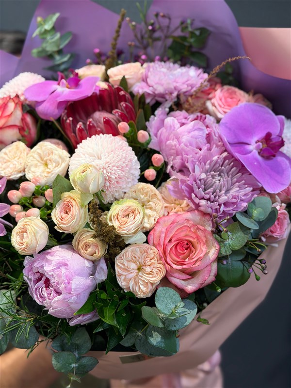Rosé Élixir – Premium Pembe & Lila Çiçek Buketi
