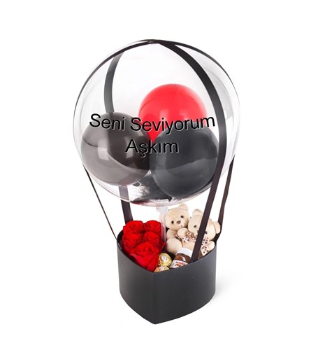 Kalp Kutuda Kırmızı Güller Ve Çikolatalı Balon Kutusu