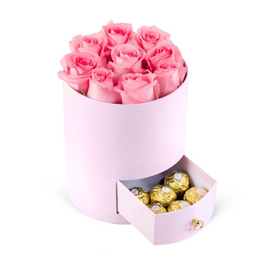 Yuvarlak Pembe Kutuda Ferrerolu Pembe Gül