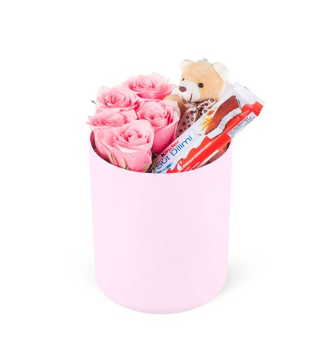 Yuvarlak Pembe Kutuda Ayıcık Ve Süt Dilimli Pembe Gül