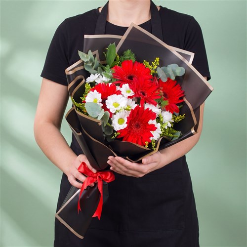 Kırmızı Gerbera Ve Beyaz Papatya Buketi