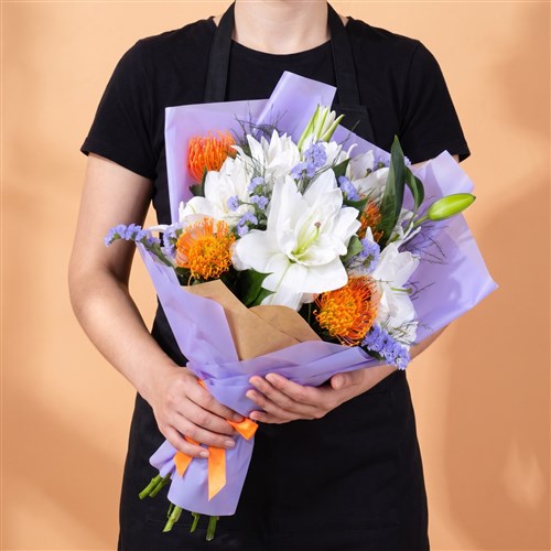 Beyaz Lilyum Luxe Bloom Buketi