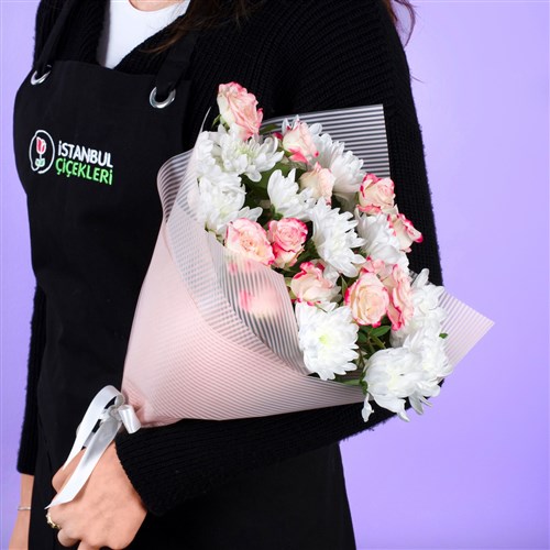 Pembe Gül ve Beyaz Krizantem Buketi - Emirgan Pink