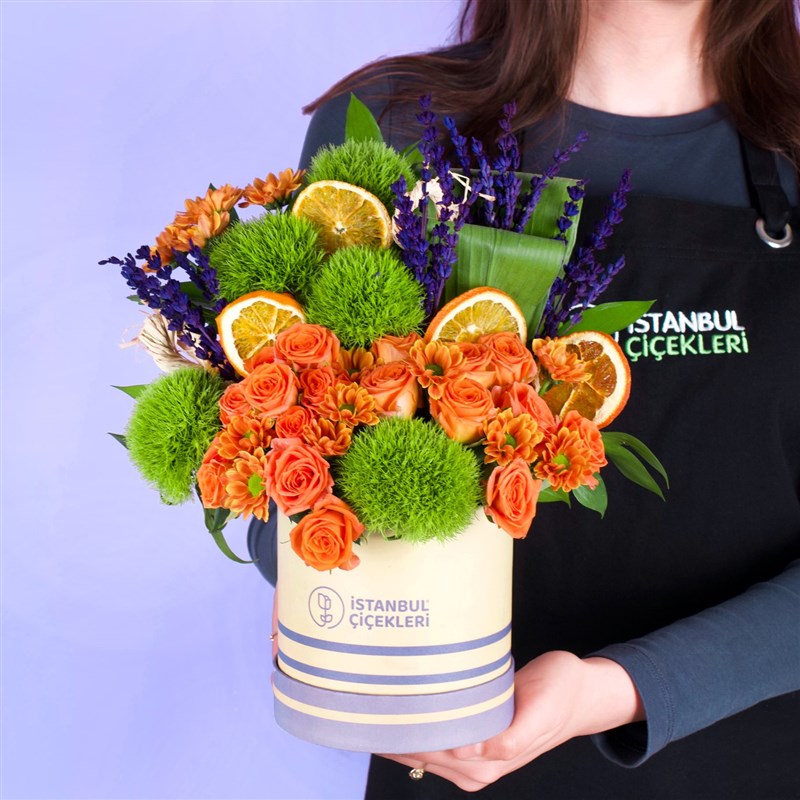 Lila Kutuda Turuncu Çardak Gül Aranjmanı